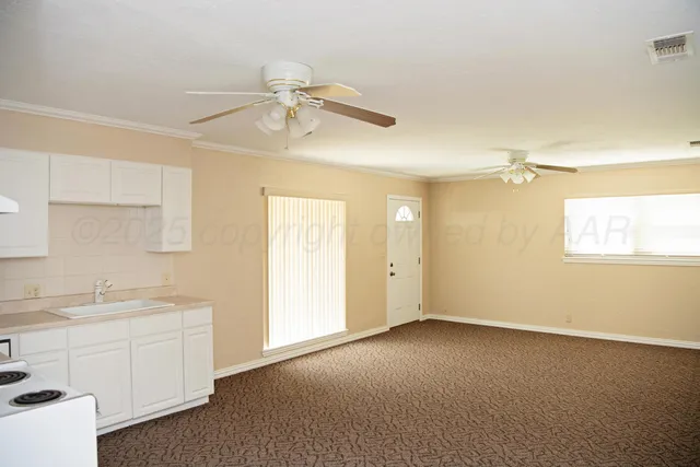 $415,000 | 411 East 6th Street, Hereford, TX 79045