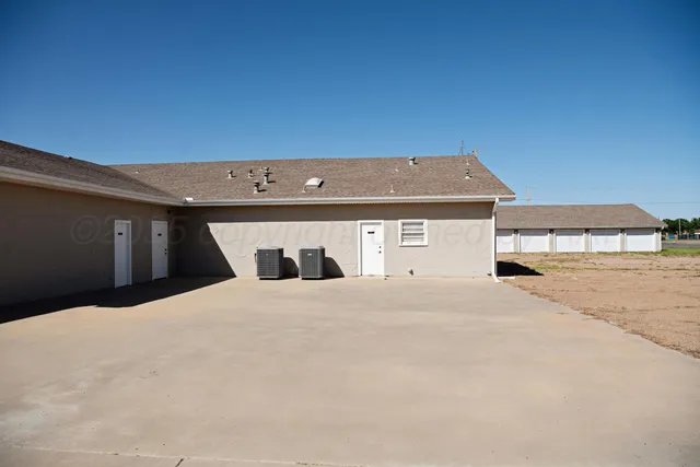 $415,000 | 411 East 6th Street, Hereford, TX 79045