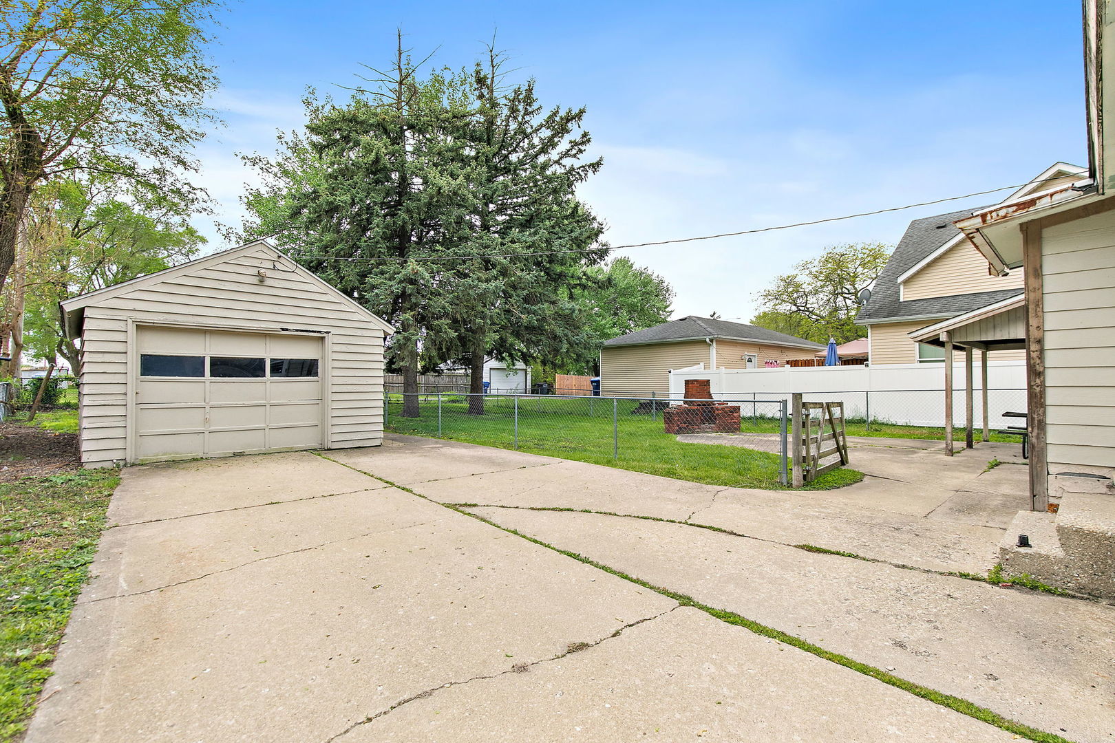1302 State Street DeKalb, IL 60115 - Photo 19 of 21