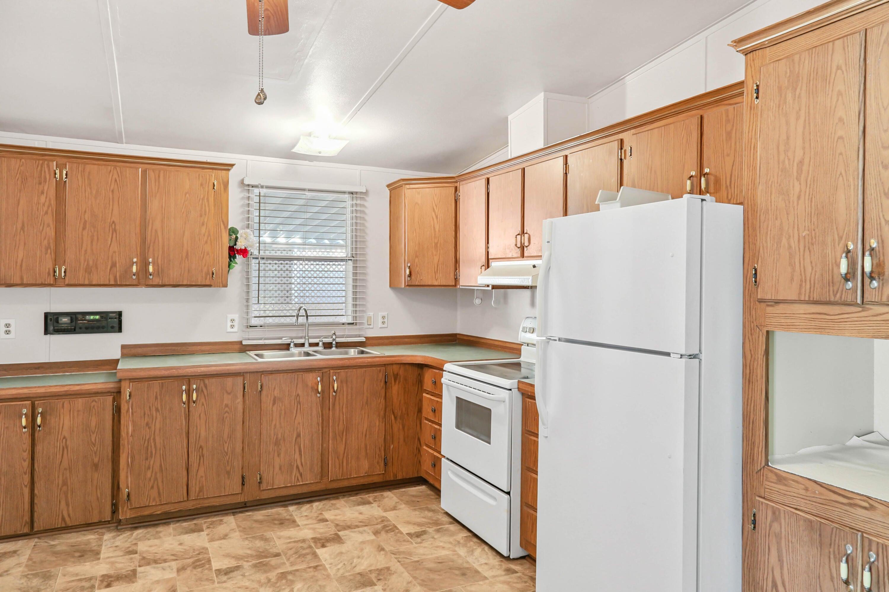 6850 Downing Road, Unit SPC 65A Central Point, OR 97502 - Photo 12 of 26 CU9A9656