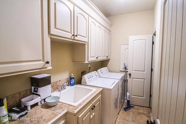 $434,900 | 1612 East Northside Drive, Jackson, MS 39211