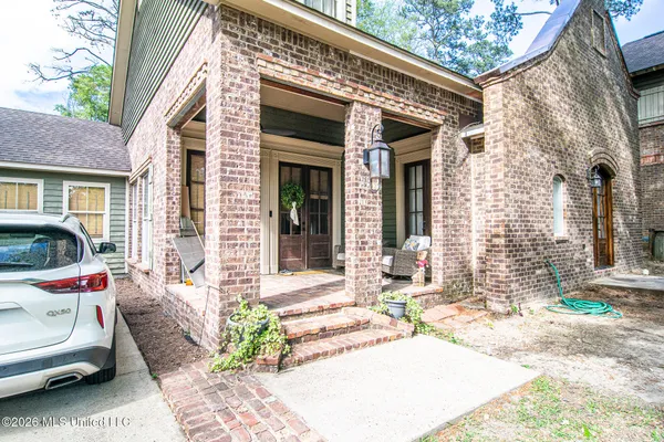$434,900 | 1612 East Northside Drive, Jackson, MS 39211
