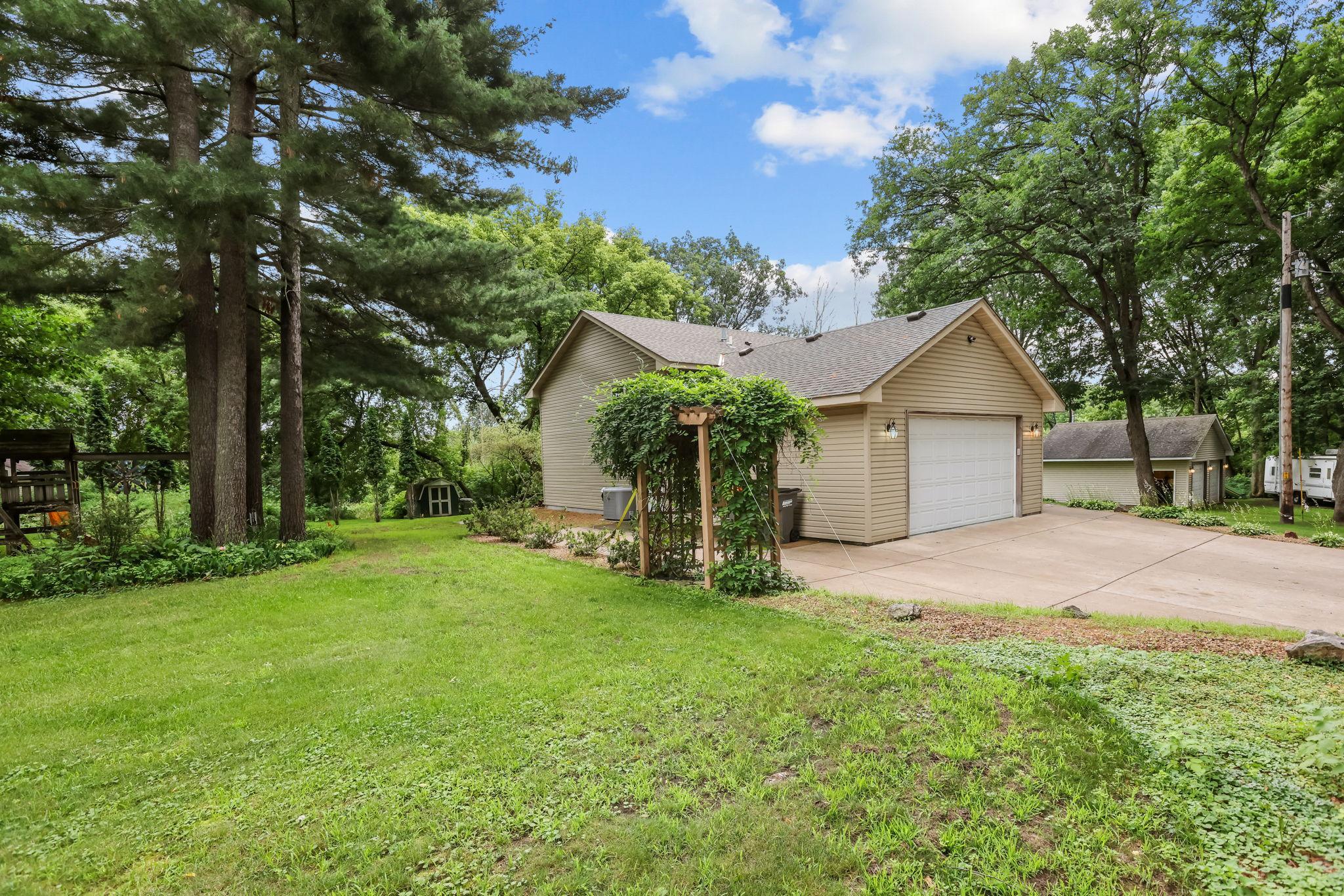 440 Grove Road Wyoming, MN 55092 - Photo 5 of 34