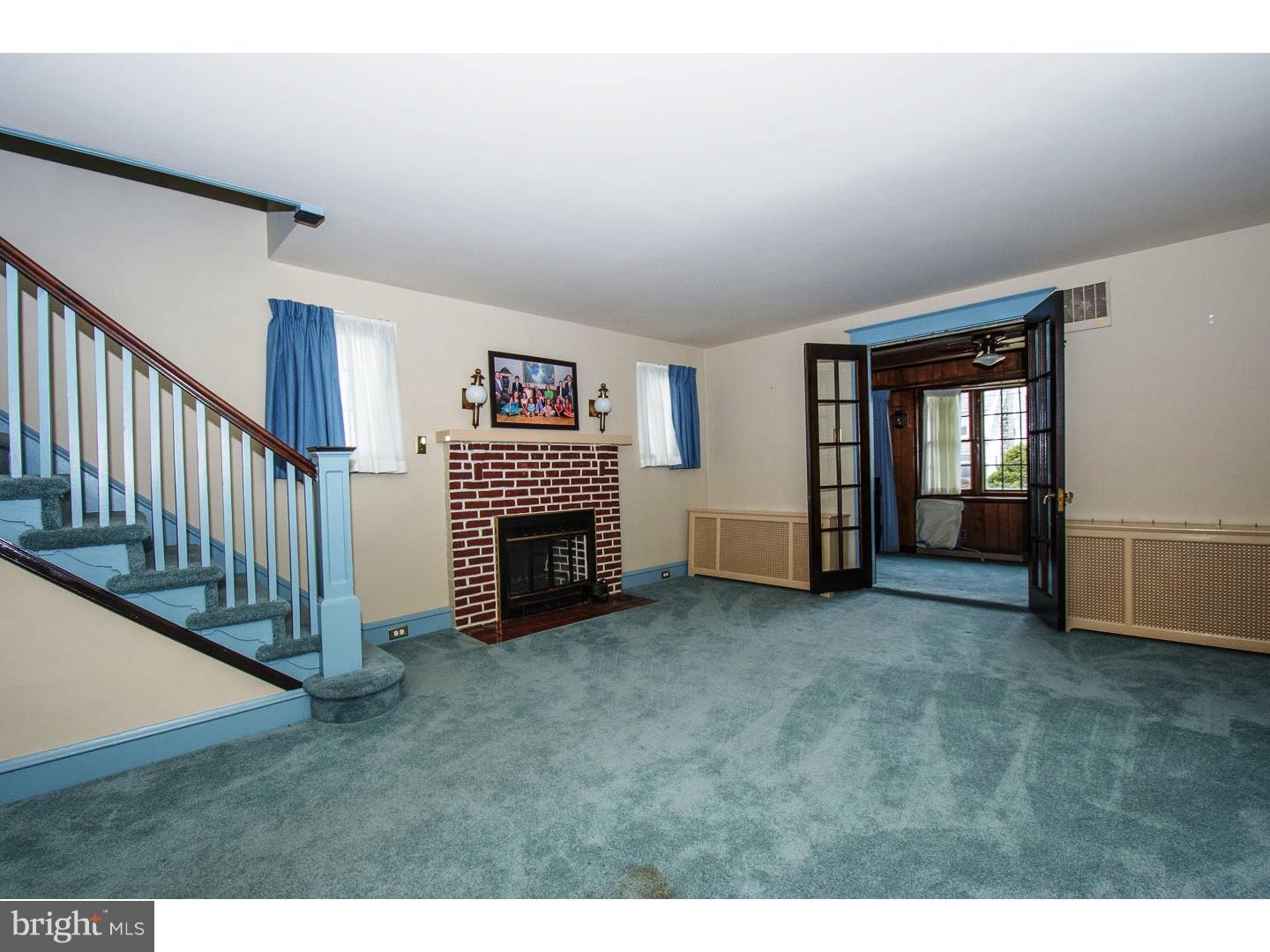 36 Sycamore Road Havertown, PA 19083 - Photo 6 of 24 Living Room