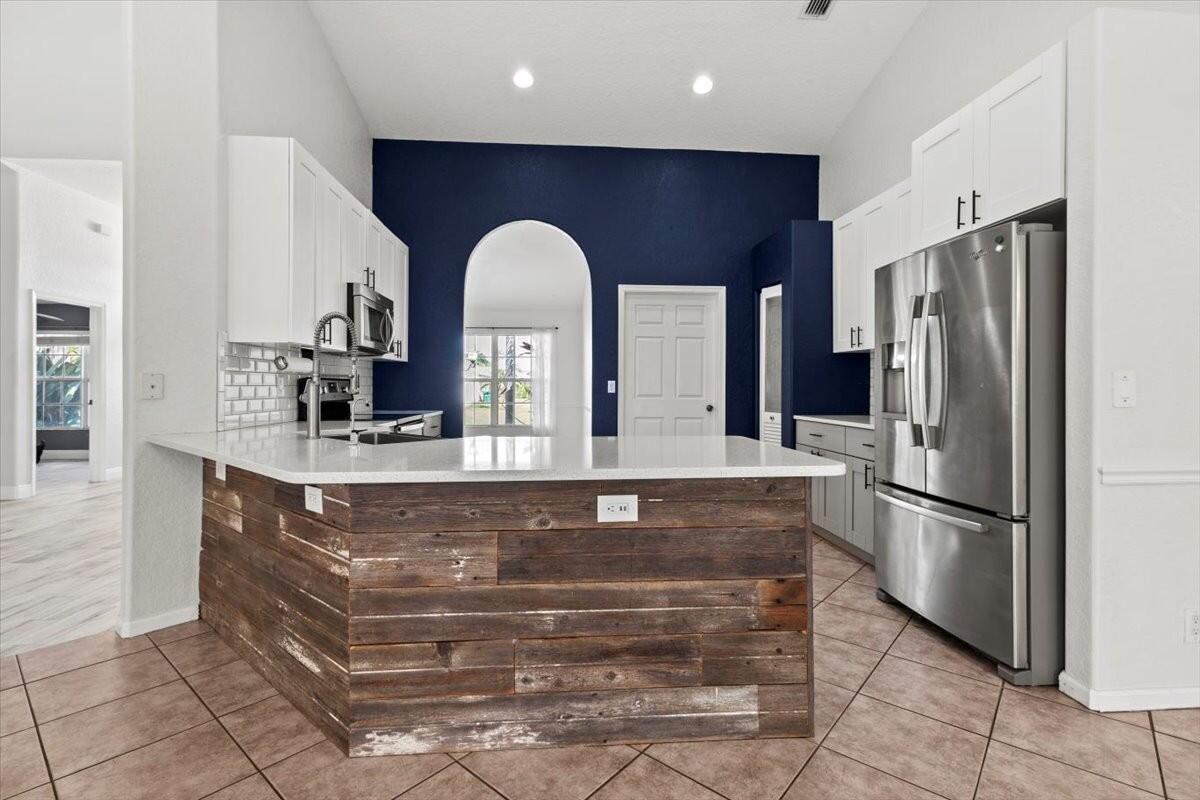 515 Southeast Cliff Road Port St. Lucie, FL 34984 - Photo 14 of 70 515-SE-Cliff-Rd-0036