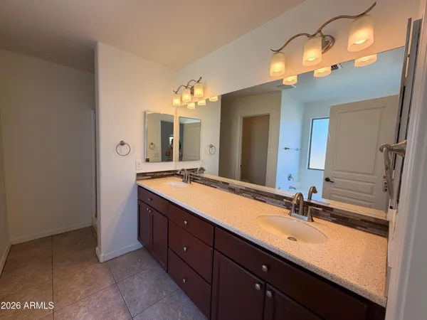 $1,730 | 516 East Wolf Hollow Drive, Casa Grande, AZ 85122