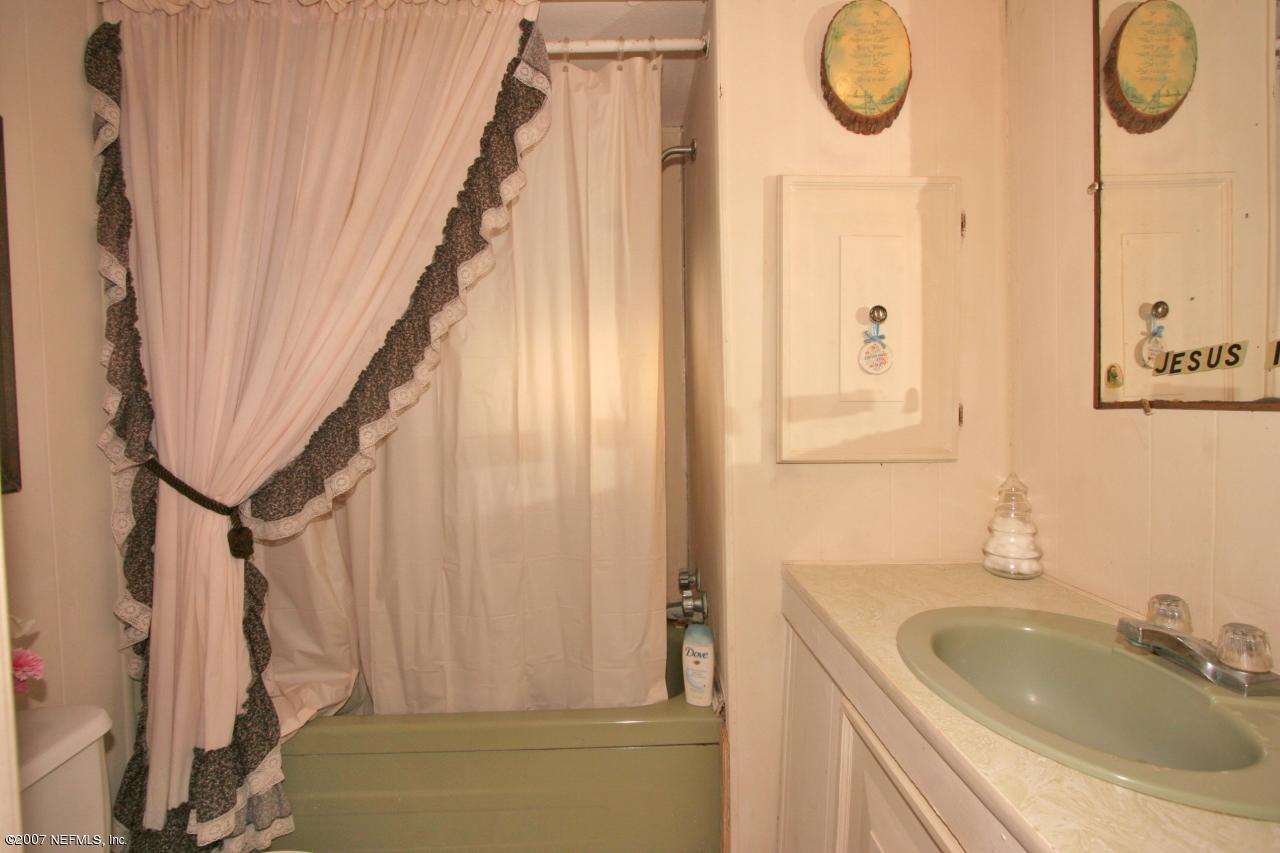 132 Ranchwood Road Crescent City, FL 32112 - Photo 8 of 8 Bathroom