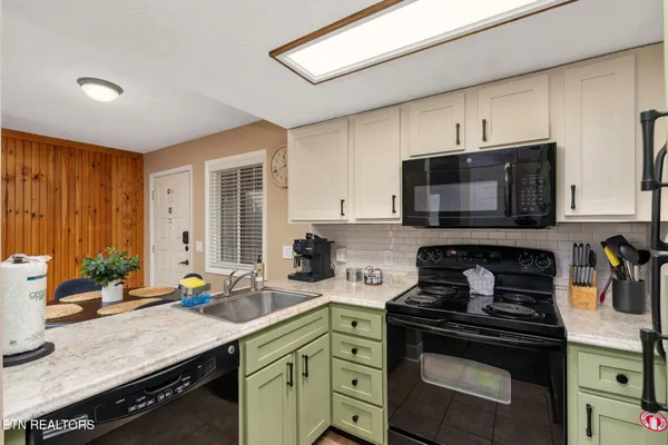 $219,900 | 3710 Weber Road, Unit 307C, Gatlinburg, TN 37738