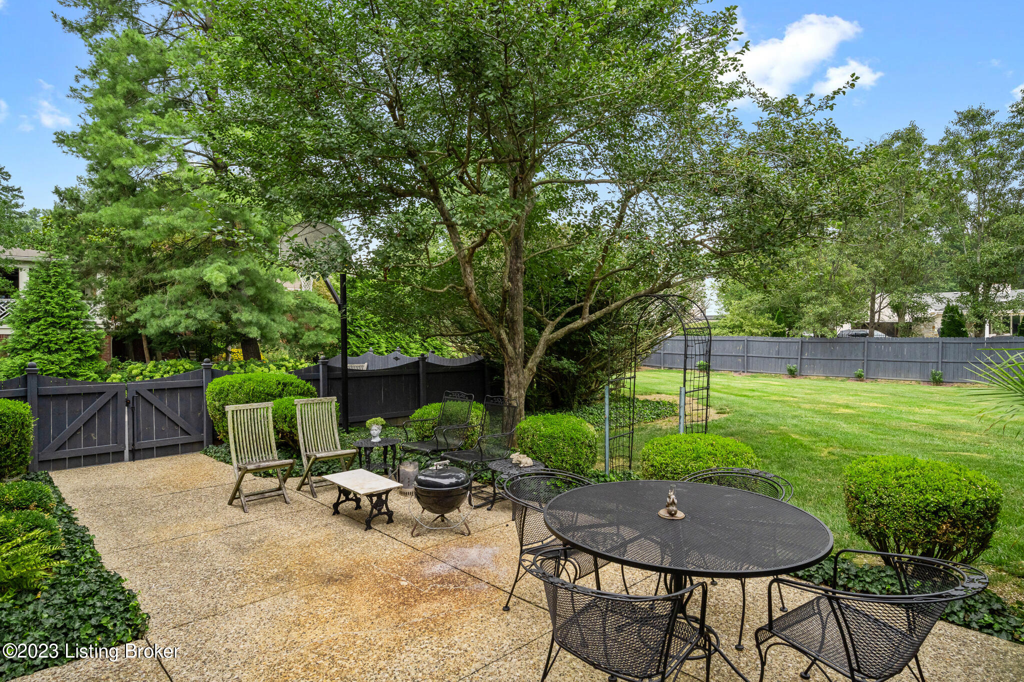 2101 High Ridge Road Louisville, KY 40207 - Photo 34 of 41 2101 High Ridge Rd-39