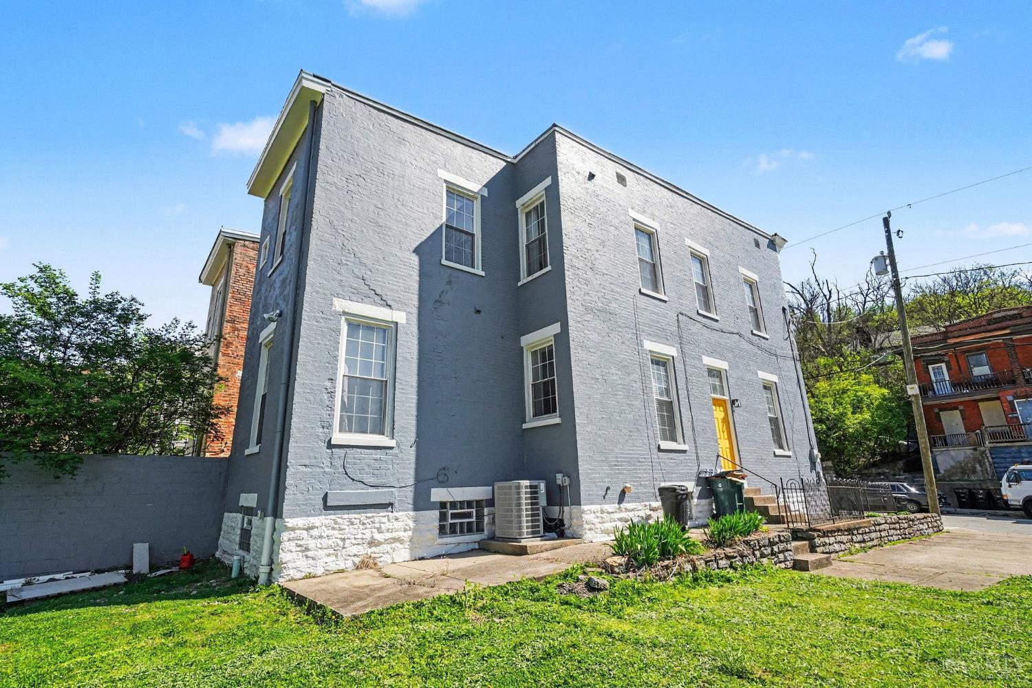 2279 Loth Street Cincinnati, OH 45219 - Photo 21 of 29