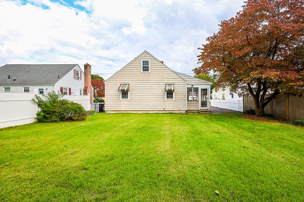27 Hand Street Pawtucket, RI 02861 - Photo 17 of 23 Gallery Image 17