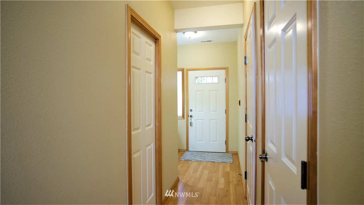 18916 108th Lane Southeast Renton, WA 98055 - Photo 16 of 39