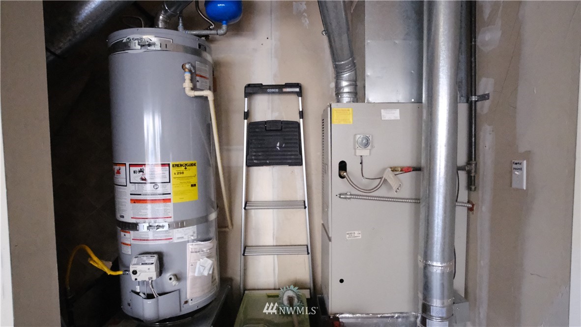 18916 108th Lane Southeast Renton, WA 98055 - Photo 21 of 39