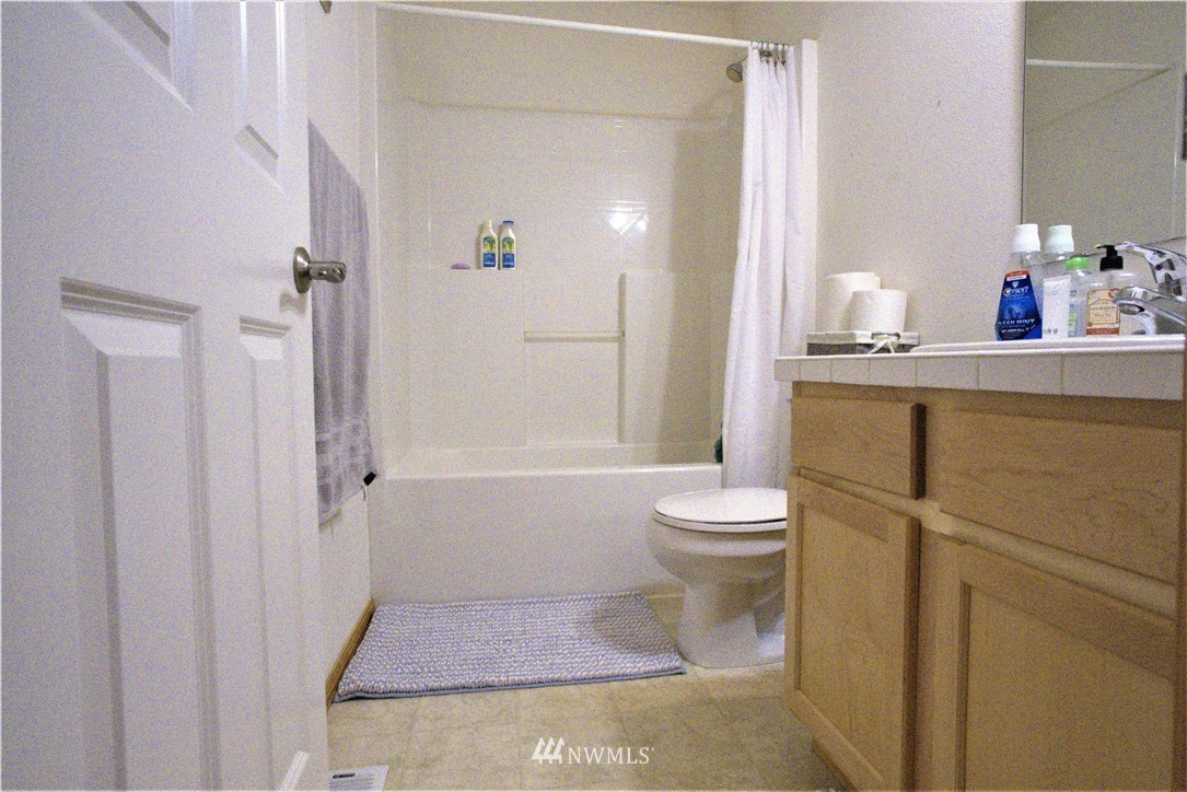 18916 108th Lane Southeast Renton, WA 98055 - Photo 33 of 39