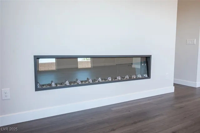 $2,500 | 117 Royal Cascade Avenue, Henderson, NV 89011