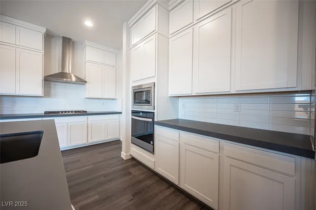 $2,500 | 117 Royal Cascade Avenue, Henderson, NV 89011