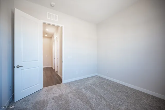 $2,500 | 117 Royal Cascade Avenue, Henderson, NV 89011