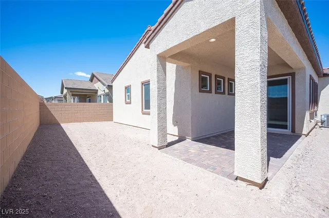 $2,500 | 117 Royal Cascade Avenue, Henderson, NV 89011