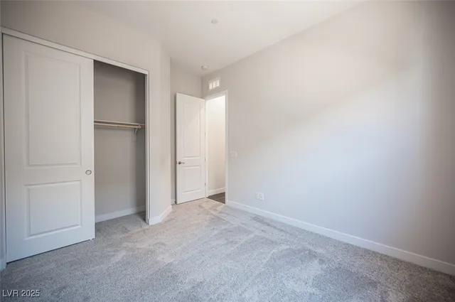 $2,500 | 117 Royal Cascade Avenue, Henderson, NV 89011