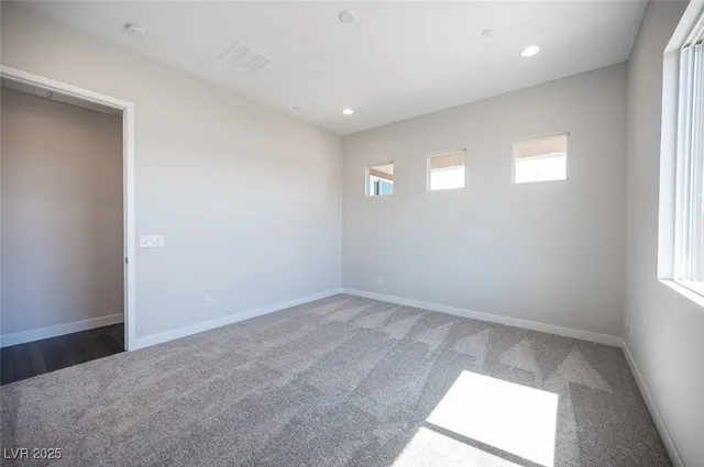 $2,500 | 117 Royal Cascade Avenue, Henderson, NV 89011