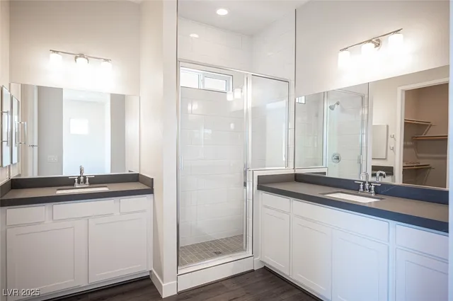 $2,500 | 117 Royal Cascade Avenue, Henderson, NV 89011