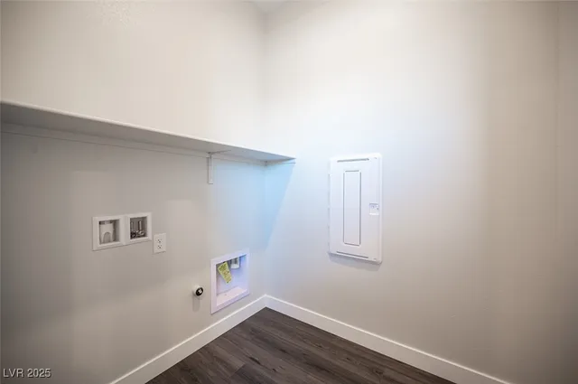 $2,500 | 117 Royal Cascade Avenue, Henderson, NV 89011