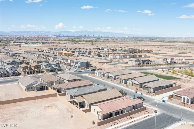 $2,500 | 117 Royal Cascade Avenue, Henderson, NV 89011