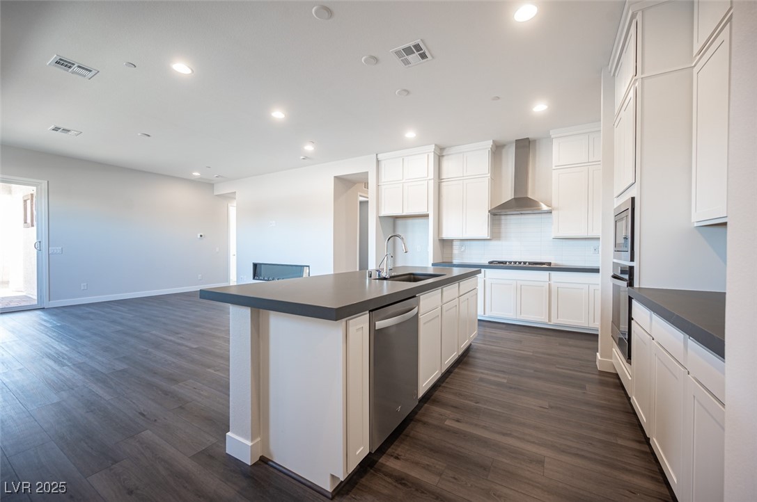 117 Royal Cascade Avenue Henderson, NV 89011 - Photo 9 of 39