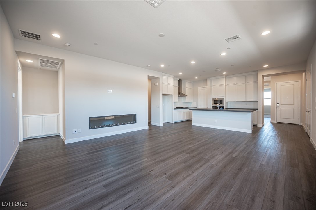 117 Royal Cascade Avenue Henderson, NV 89011 - Photo 10 of 39