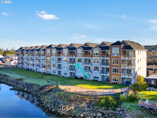 $525,000 | 1000 North Holladay Drive, Unit 304, Seaside, OR 97138