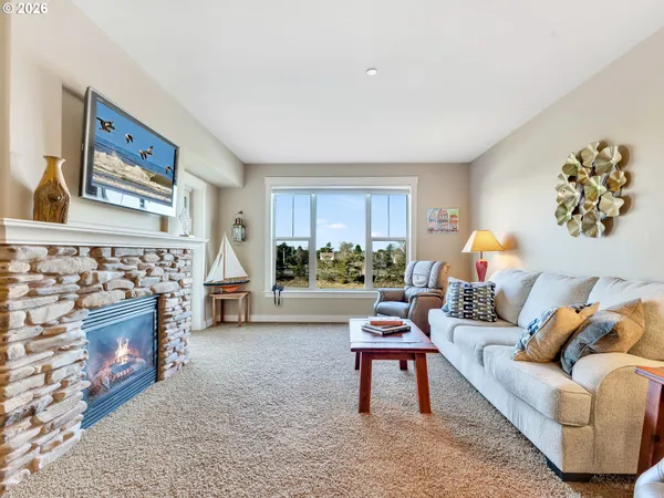 $519,900 | 1000 North Holladay Drive, Unit 304, Seaside, OR 97138