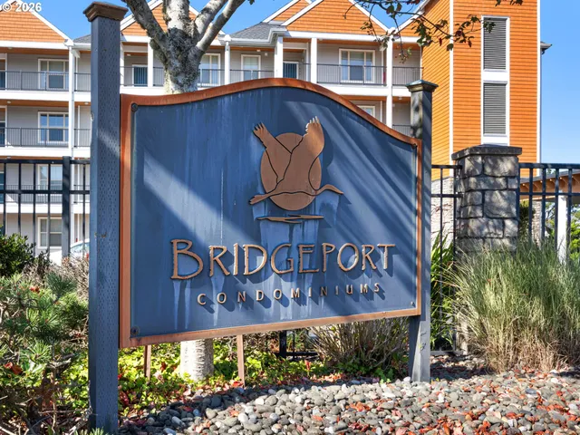 $525,000 | 1000 North Holladay Drive, Unit 304, Seaside, OR 97138