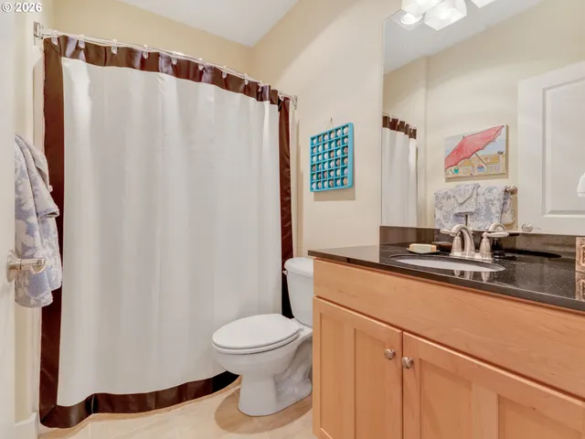 $525,000 | 1000 North Holladay Drive, Unit 304, Seaside, OR 97138