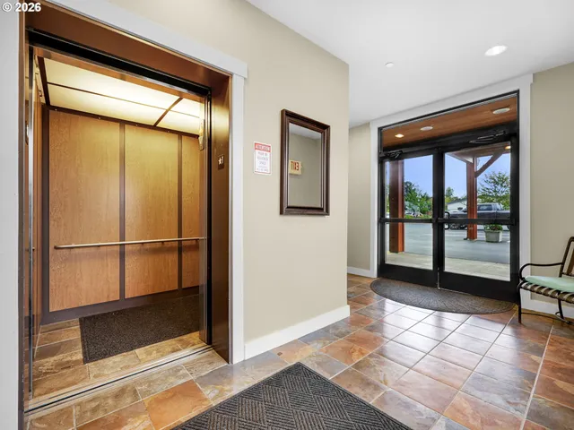 $525,000 | 1000 North Holladay Drive, Unit 304, Seaside, OR 97138