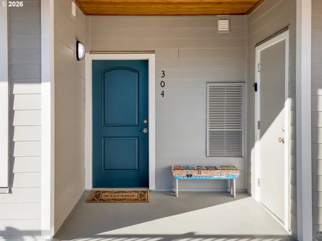 $525,000 | 1000 North Holladay Drive, Unit 304, Seaside, OR 97138