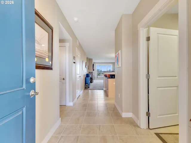 $525,000 | 1000 North Holladay Drive, Unit 304, Seaside, OR 97138