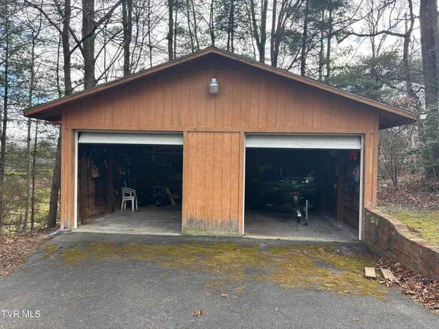 $379,900 | 189 Ridgefield Road Southwest, Wise, VA 24293