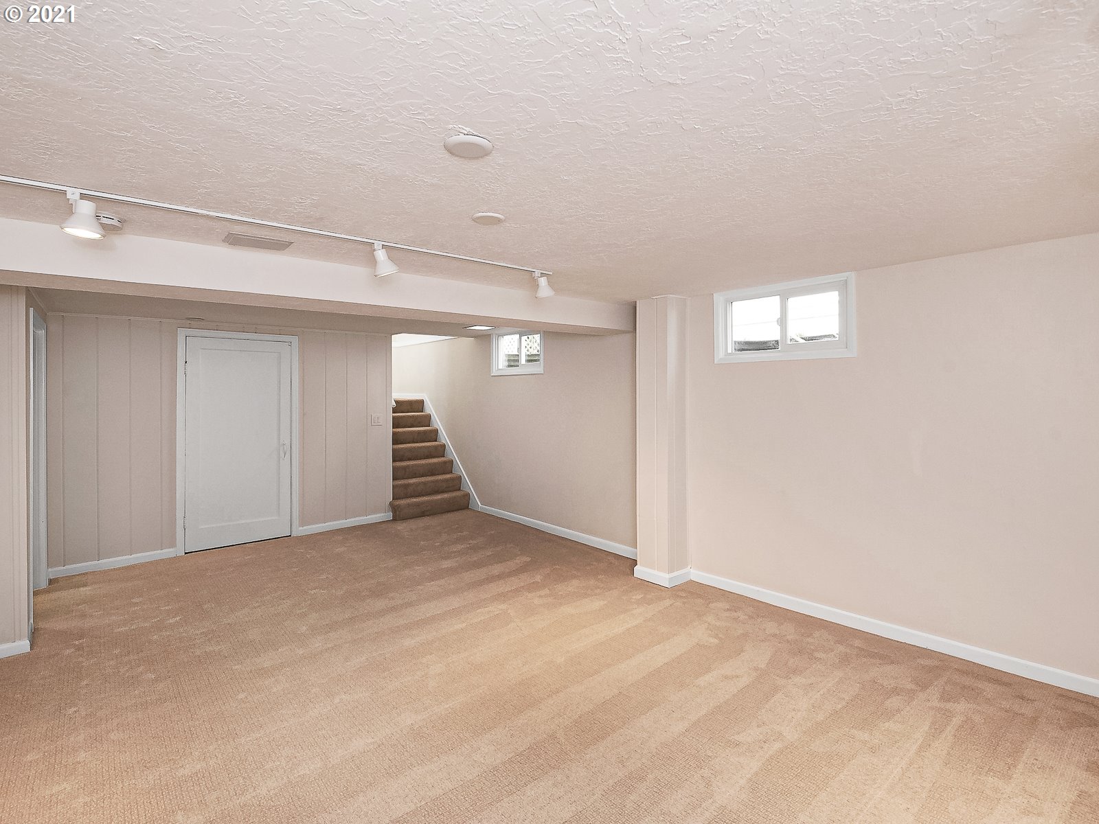 7145 Southeast Reed College Place Portland, OR 97202 - Photo 27 of 32 Gallery Image 27