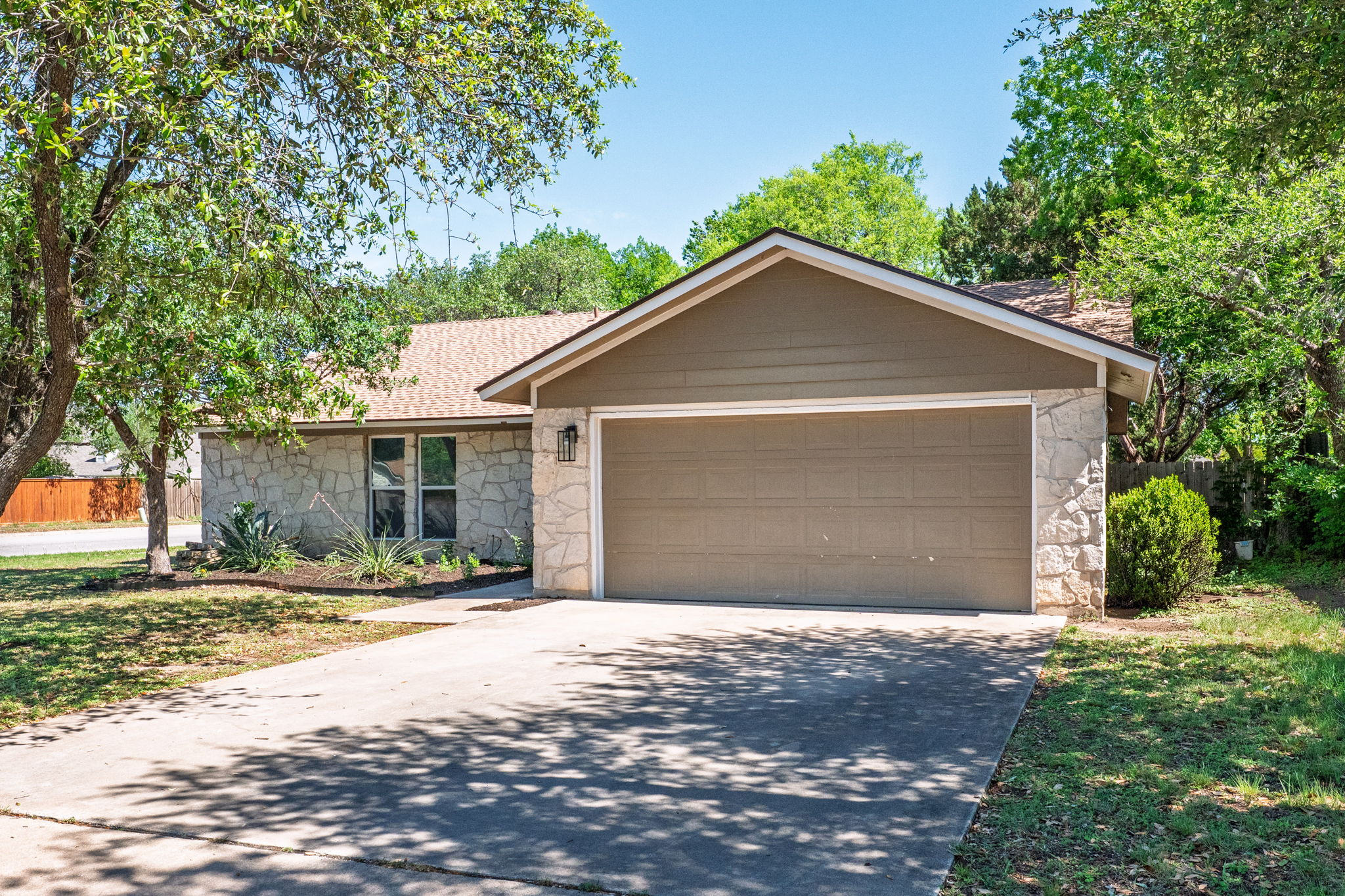 2020 Magazine Street Austin, TX 78727 - Photo 2 of 40