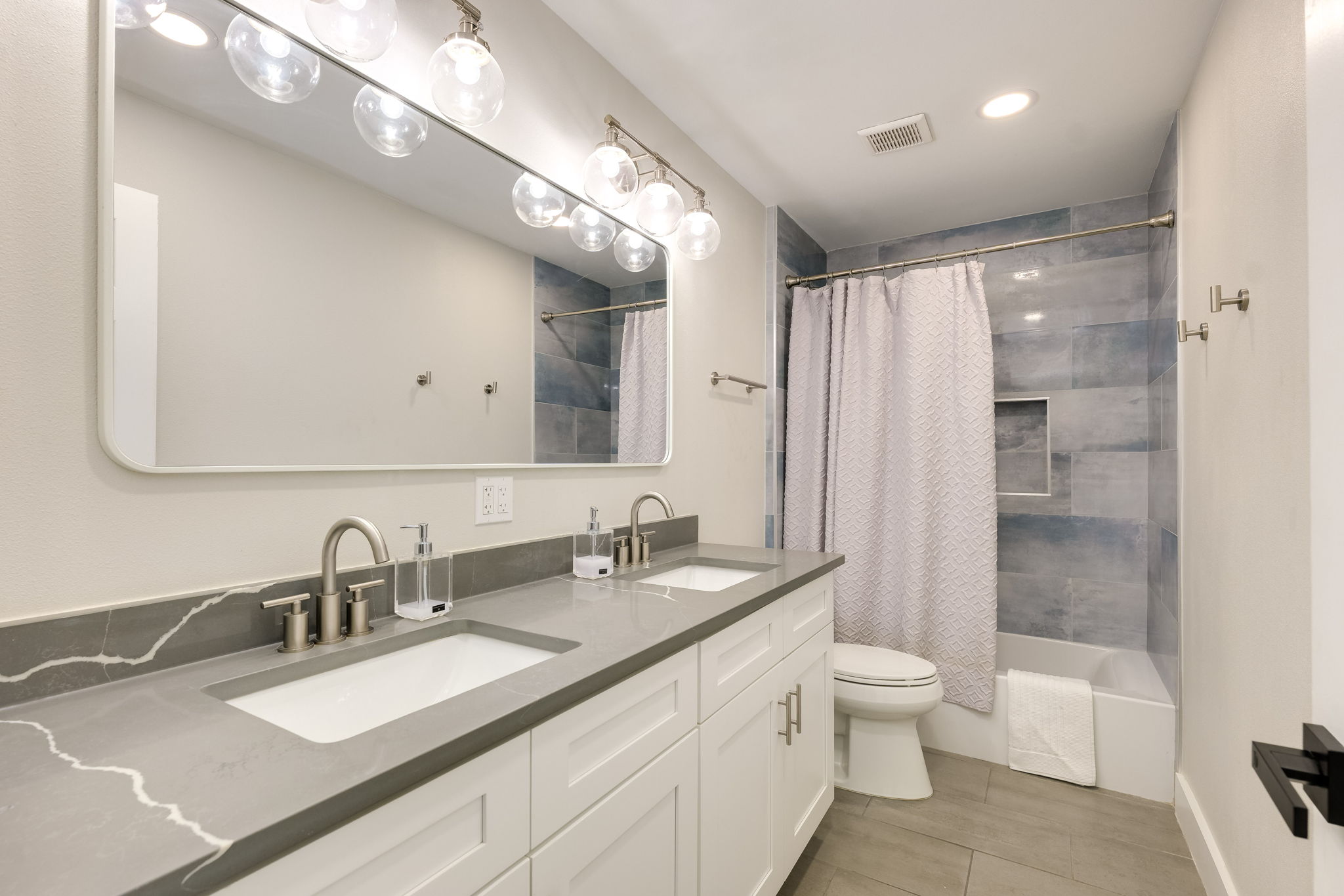 2020 Magazine Street Austin, TX 78727 - Photo 29 of 40