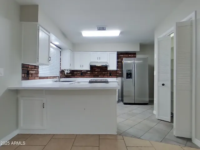 $2,329 | 2108 West Hermosa Drive, Tempe, AZ 85282