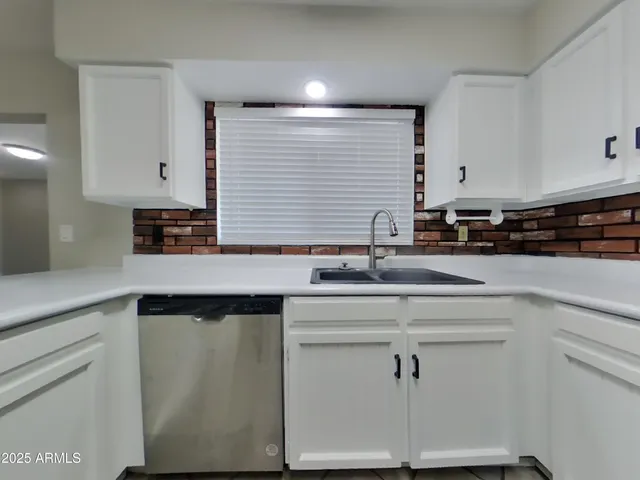 $2,329 | 2108 West Hermosa Drive, Tempe, AZ 85282