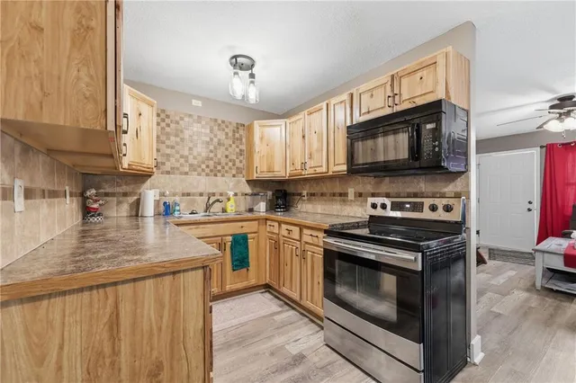 $195,900 | 209 North Gilbert Street, Independence, MO 64056