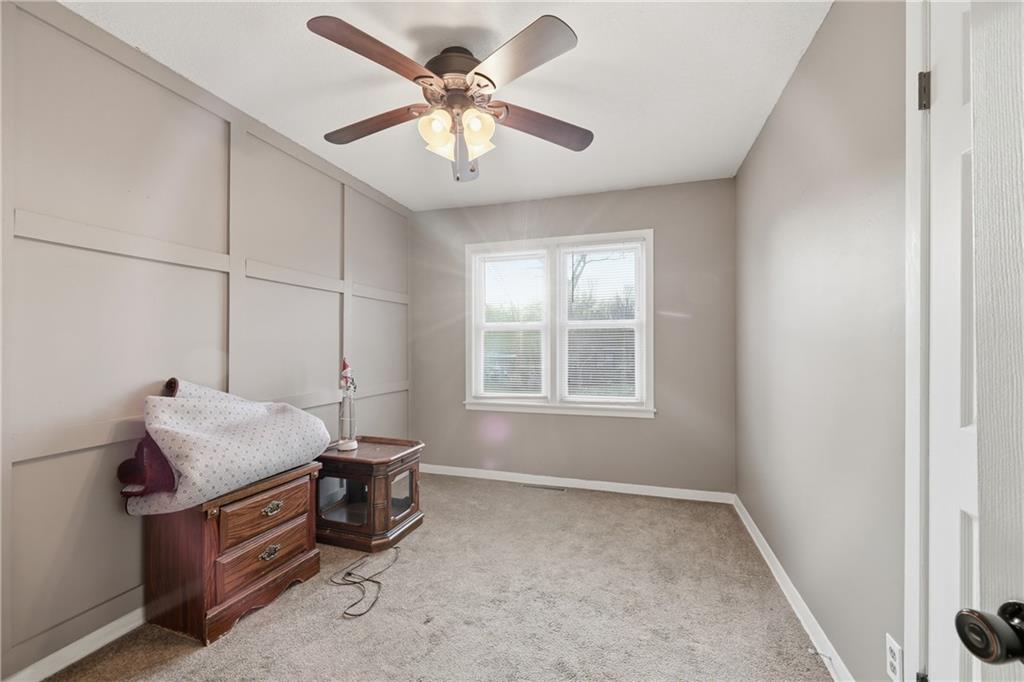 209 North Gilbert Street Independence, MO 64056 - Photo 8 of 22