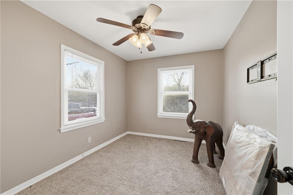 209 North Gilbert Street Independence, MO 64056 - Photo 9 of 22