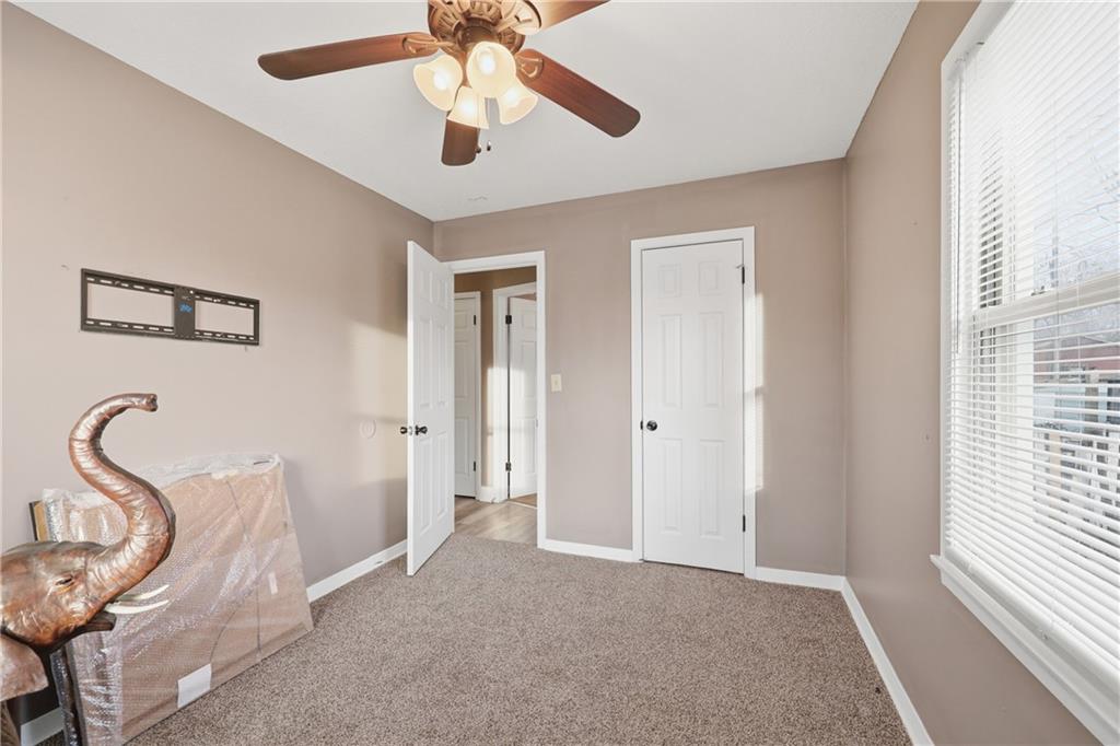 209 North Gilbert Street Independence, MO 64056 - Photo 10 of 22