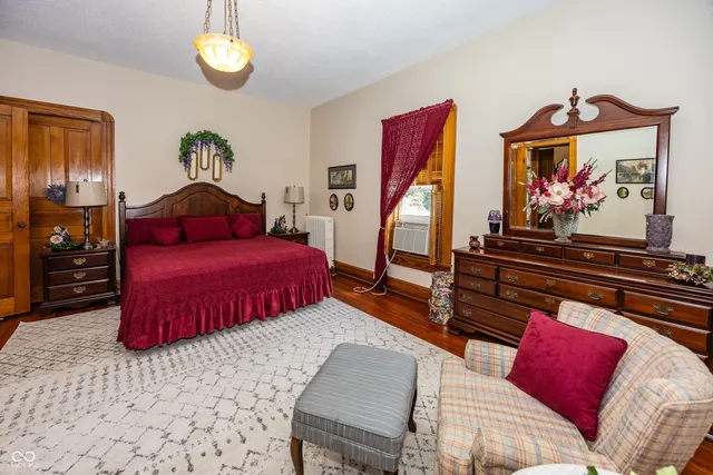 $349,900 | 116 West Main Street, Knightstown, IN 46148