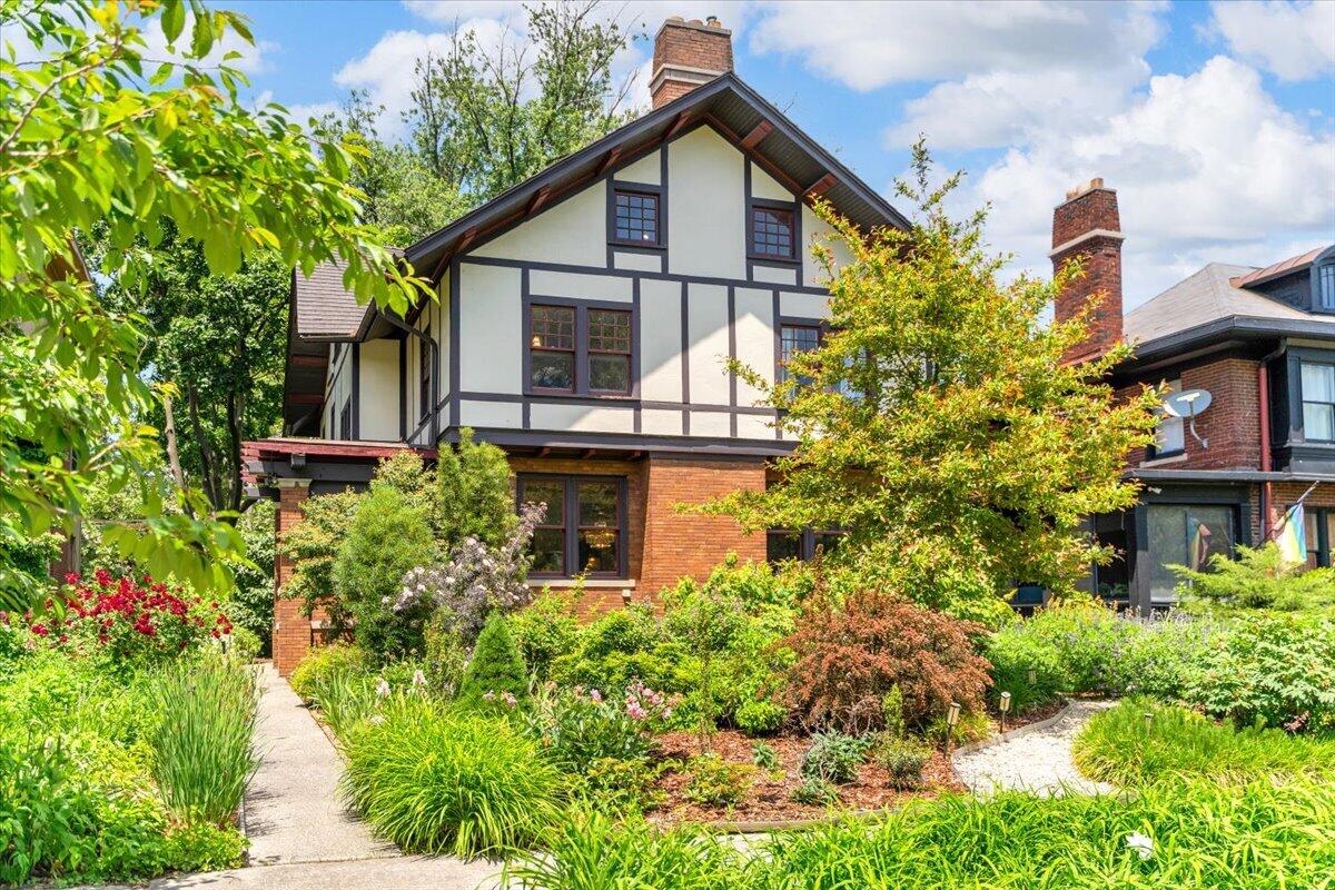 728 Longfellow Street Detroit, MI 48202 - Photo 61 of 77 64-728 Longfellow-64