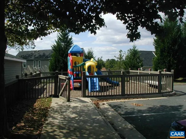 $2,650 | 136 Goldenrod Court, Charlottesville, VA 22902