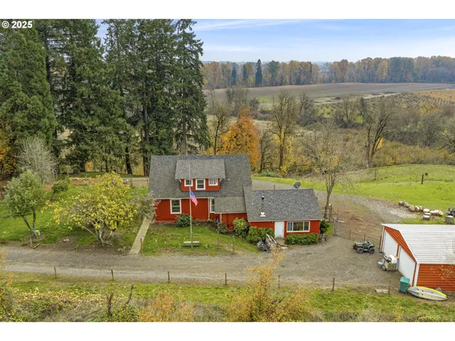 $1,477,000 | 1824 South Waterfront Street, Newberg, OR 97132